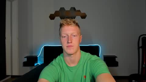 Snapshot of thejacob_d chatting on 11.30.25 thejacob_d online show from 11.30.25