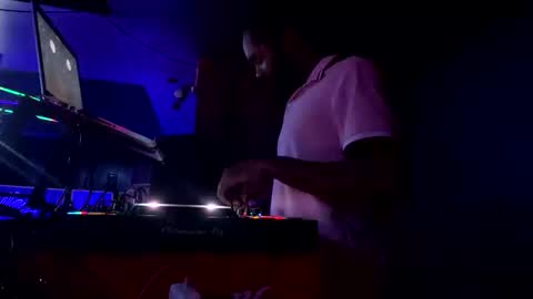 Snapshot of thejamaican101 chatting on 09.19.25 Alex876 online show from 09.19.25