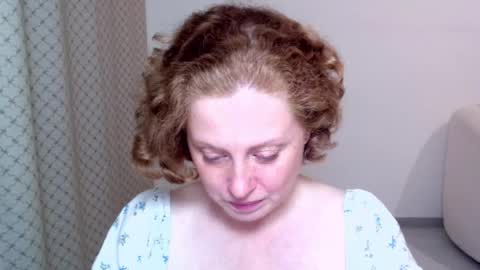 Ella online show from 09.22.25