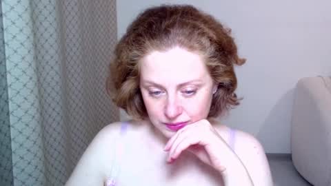 Ella online show from 11.22.25