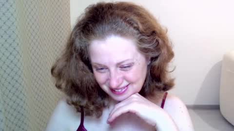 Snapshot of theladysblush chatting on 05.01.26 Ella online show from 05.01.26