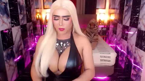 Paula online show from 11.22.25