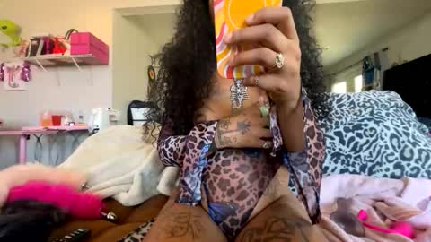 the moody witch online show from 11.12.25