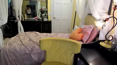 Snapshot of themrsnelson chatting on 05.18.26 Cach Nelson online show from 05.18.26