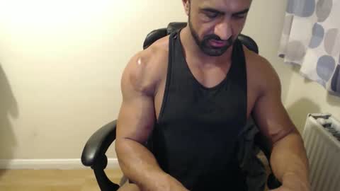 Snapshot of themusclefactory chatting on 10.16.25 TheMuscleFactory online show from 10.16.25