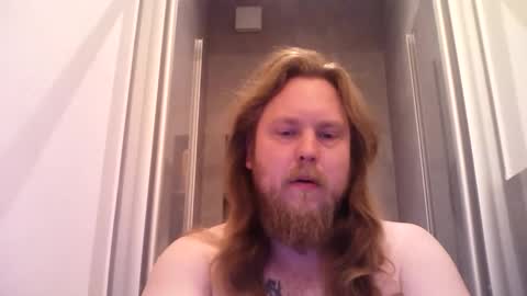 Snapshot of thenewdude1992 chatting on 02.14.26 thenewdude1992 online show from 02.14.26