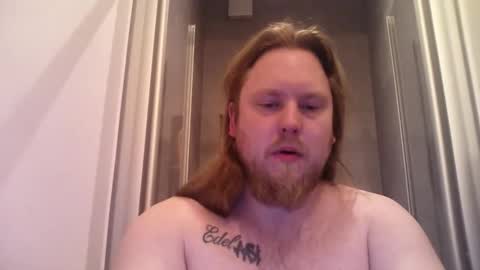 Snapshot of thenewdude1992 chatting on 04.10.26 thenewdude1992 online show from 04.10.26