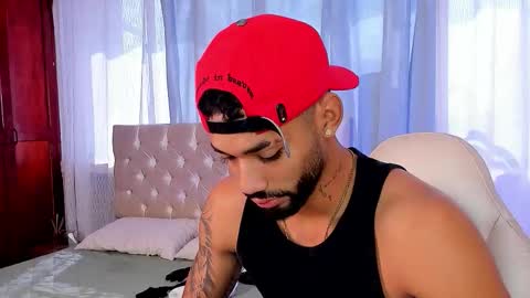 Snapshot of theo_sky1 chatting on 09.13.25 Theo Sky online show from 09.13.25