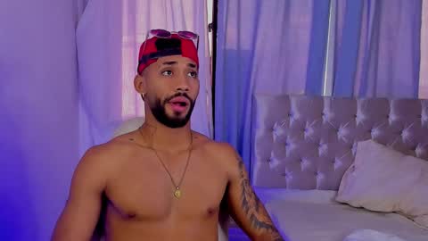 Snapshot of theo_sky1 chatting on 09.30.25 Theo Sky online show from 09.30.25