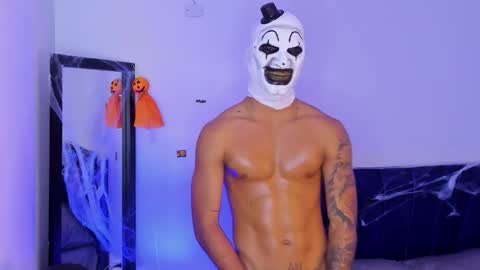 Snapshot of theo_sky1 chatting on 10.31.25 Theo Sky online show from 10.31.25