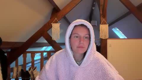 Snapshot of theofficialqueen chatting on 04.12.26 theofficialqueen online show from 04.12.26