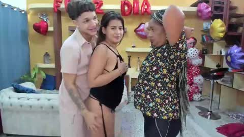 Sophia Vanessa and The Pepe online show from 02.15.25