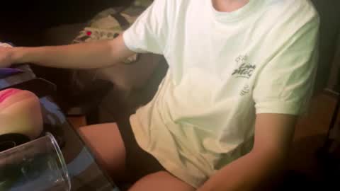 Snapshot of theothede19cm chatting on 10.25.25 theothede19cm online show from 10.25.25