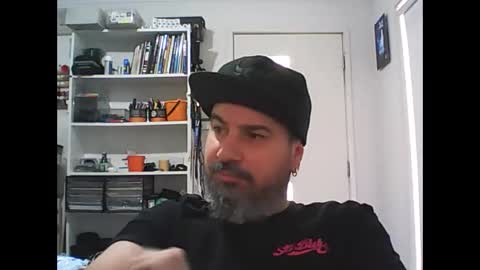 Snapshot of theozbeardguy chatting on 04.16.26 aussiebeard online show from 04.16.26