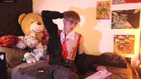 Matt independent model  online show from 04.18.26