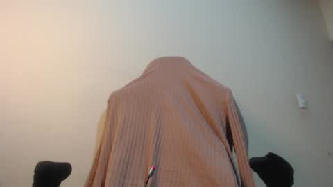 Snapshot of therazhanen chatting on 12.08.24 Santiago Enrique online show from 12.08.24