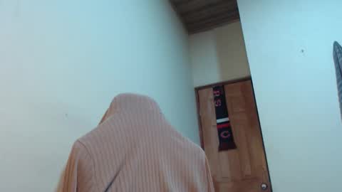 Snapshot of therazhanen chatting on 12.03.25 Santiago Enrique online show from 12.03.25