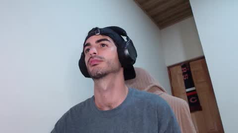 Santiago Enrique online show from 03.12.26