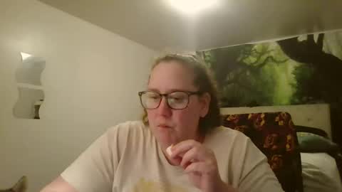 Snapshot of theresmoretolife chatting on 05.17.26 theresmoretolife online show from 05.17.26