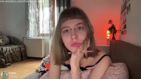 LISA                                            online show from 11.07.25