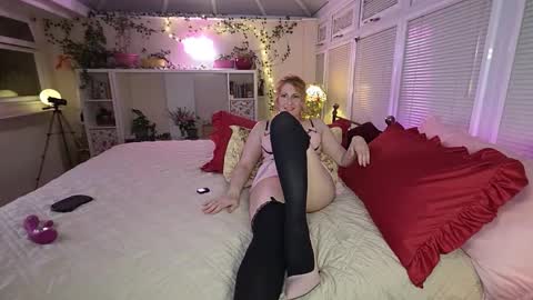 Snapshot of thesubmissivehotwife chatting on 02.21.26 thesubmissivehotwife online show from 02.21.26