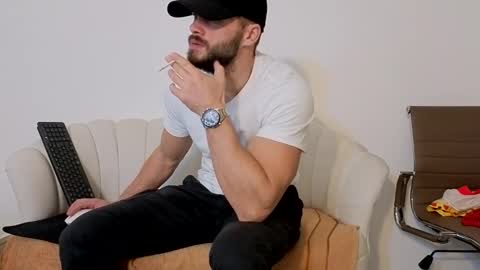 Snapshot of thetopalex chatting on 11.14.25 TheTopAlex online show from 11.14.25