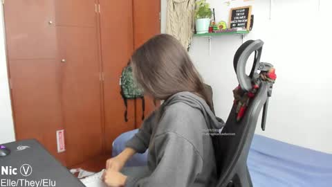 Nicole online show from 09.24.25