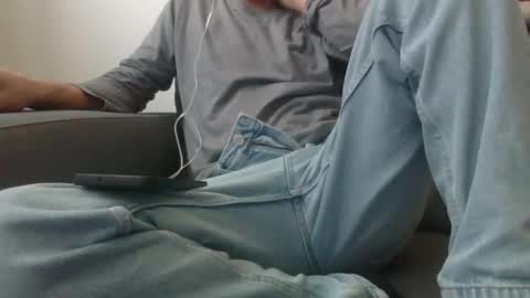 Scarf guy online show from 03.31.26