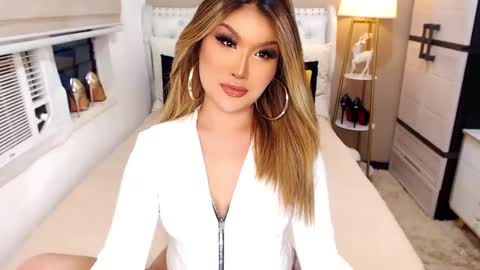 Snapshot of theunmarriedwife chatting on 12.07.24 ValerieAnderson online show from 12.07.24