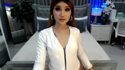 Snapshot of theunmarriedwife chatting on 07.14.26 ValerieAnderson online show from 07.14.26