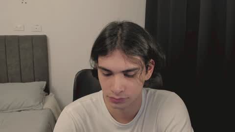 Snapshot of thiaan__ chatting on 12.22.24 thiaan__ online show from 12.22.24