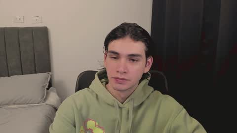 Snapshot of thiaan__ chatting on 12.23.24 thiaan__ online show from 12.23.24