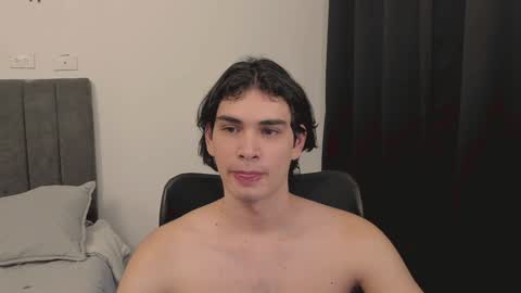 Snapshot of thiaan__ chatting on 12.31.24 thiaan__ online show from 12.31.24