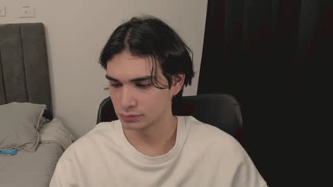 Snapshot of thiaan__ chatting on 01.02.25 thiaan__ online show from 01.02.25