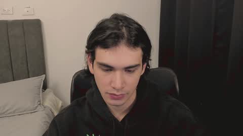 Snapshot of thiaan__ chatting on 01.07.25 thiaan__ online show from 01.07.25