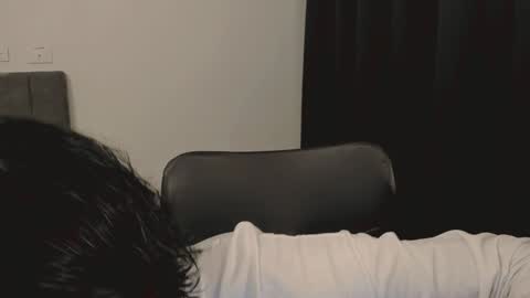 Snapshot of thiaan__ chatting on 01.11.25 thiaan__ online show from 01.11.25