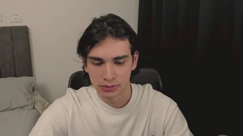 Snapshot of thiaan__ chatting on 01.11.25 thiaan__ online show from 01.11.25