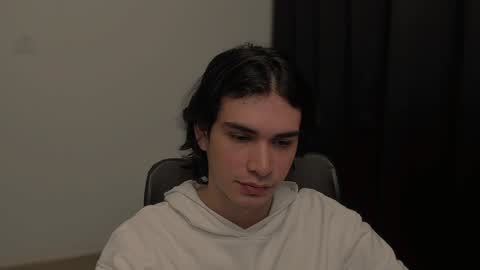 Snapshot of thiaan__ chatting on 01.29.25 thiaan__ online show from 01.29.25