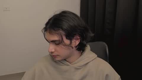 Snapshot of thiaan__ chatting on 02.13.25 thiaan__ online show from 02.13.25