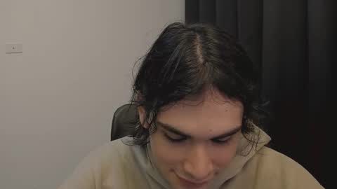 Snapshot of thiaan__ chatting on 02.20.25 thiaan__ online show from 02.20.25