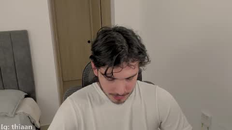 Snapshot of thiaan__ chatting on 09.10.25 thiaan__ online show from 09.10.25