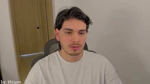 Snapshot of thiaan__ chatting on 10.27.25 thiaan__ online show from 10.27.25