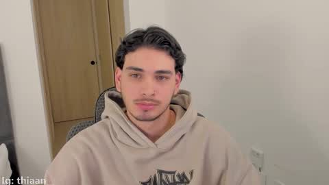 Snapshot of thiaan__ chatting on 10.29.25 thiaan__ online show from 10.29.25