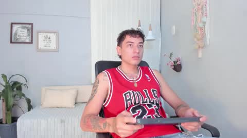 Snapshot of thiago_2003_ chatting on 03.25.26 Thiago online show from 03.25.26
