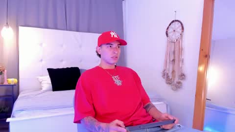 Snapshot of thiago_2003_ chatting on 04.04.26 Thiago online show from 04.04.26