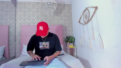 Snapshot of thiago_2003_ chatting on 04.05.26 Thiago online show from 04.05.26