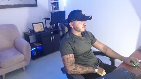 Snapshot of thiago_420 chatting on 05.25.26 thiago_420 online show from 05.25.26