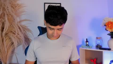 Snapshot of thiago_connor21 chatting on 05.25.26 Thiago online show from 05.25.26