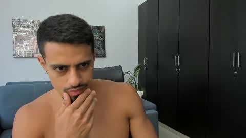 Snapshot of thiago_driussi chatting on 11.26.25 thiago_driussi online show from 11.26.25