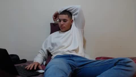 Snapshot of thiago_hot_boy chatting on 12.15.24 Thiago independent model online show from 12.15.24